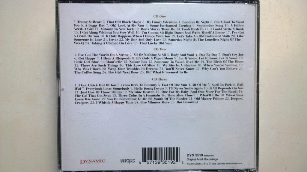 Frank Sinatra - Young At Heart Essential Gold, Ophalen of Verzenden, Zo goed als nieuw, Jazz, Album
