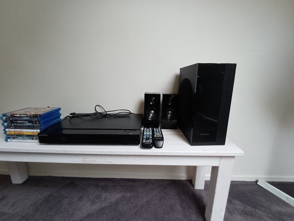 Samsung Bleu Ray home cinema system met subwoofer