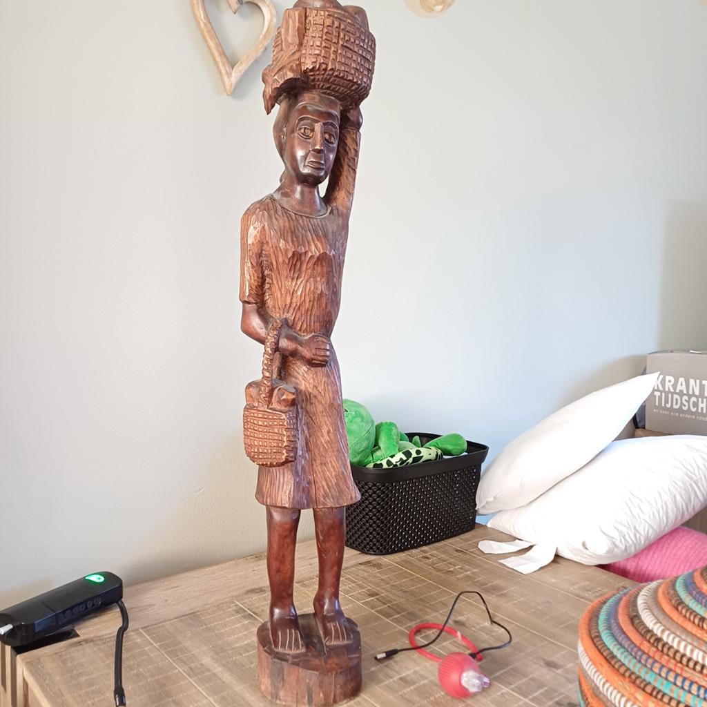 Indonesisch beeld 80 cm hoog ongeveer 40 jaar oud, Antiek en Kunst, Kunst | Beelden en Houtsnijwerken, Handgemaakt, Beeld, Hout
