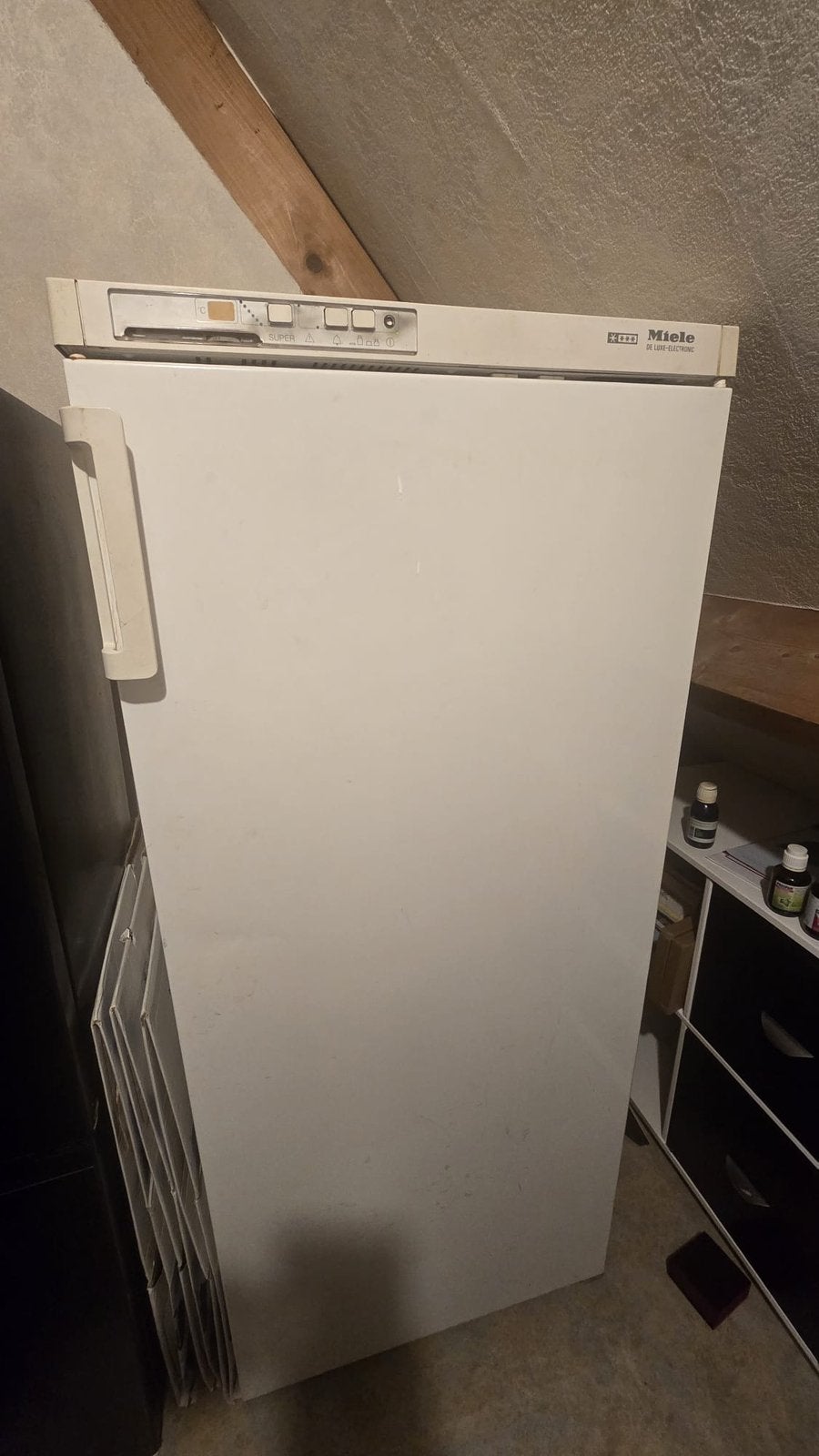 Vriezer, Witgoed en Apparatuur, Vriezers en Diepvrieskisten, Ophalen, Zo goed als nieuw, Minder dan 60 cm