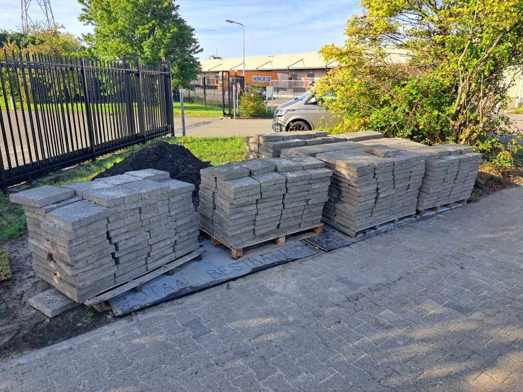 Partij 68m² Gebruikte 30x30x6cm stoeptegels, Ophalen, Gebruikt, Overige typen, 10 m² of meer