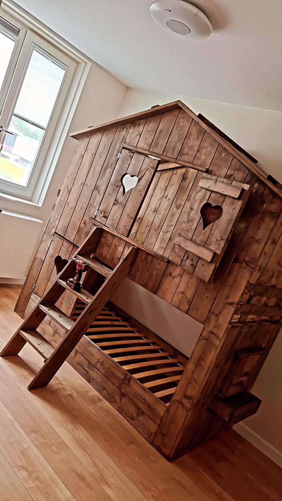 Uniek houten kinderbed met huisjesdesign, Gebruikt, 90 cm, 160 tot 180 cm, Tweepersoons