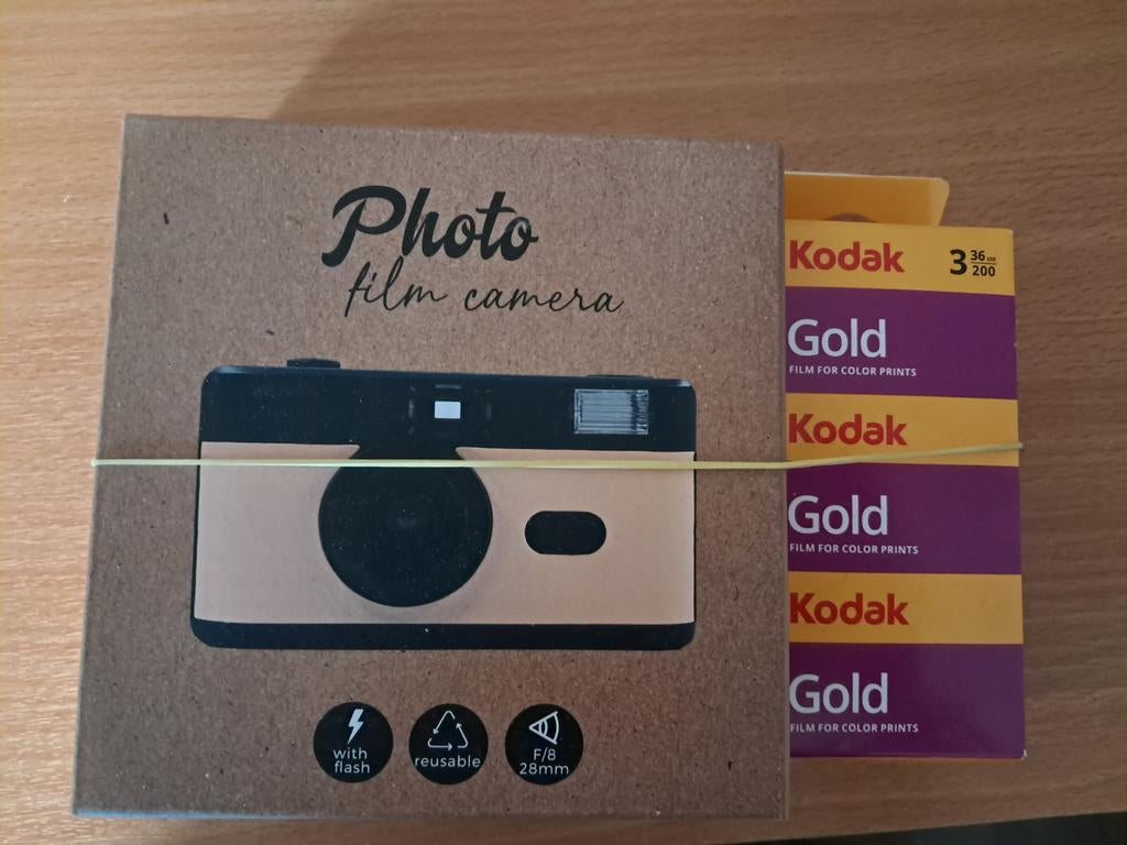 Photo film camera met flits en 3x Kodak Gold film, Ophalen of Verzenden, Nieuw, Compact, Overige Merken