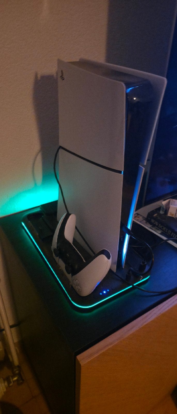 Foto 3 van PlayStation 5 slim digital + controller en charge station