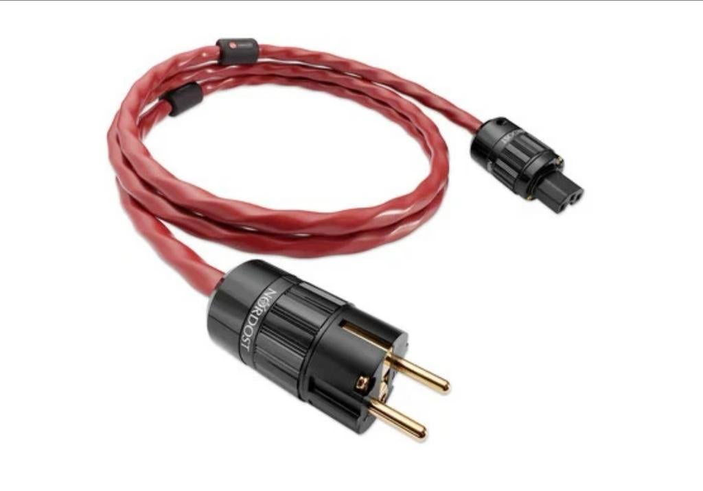 Nordost  Red Dawn 3 Power Cord 1m, Audio, Tv en Foto, Audiokabels en Televisiekabels, Ophalen of Verzenden, Zo goed als nieuw