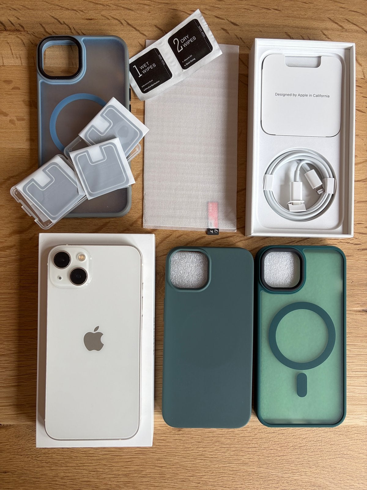 Iphone 13 - zeer net- nieuwe originele oplader & accessoires, Ophalen of Verzenden, Zo goed als nieuw, IPhone 13