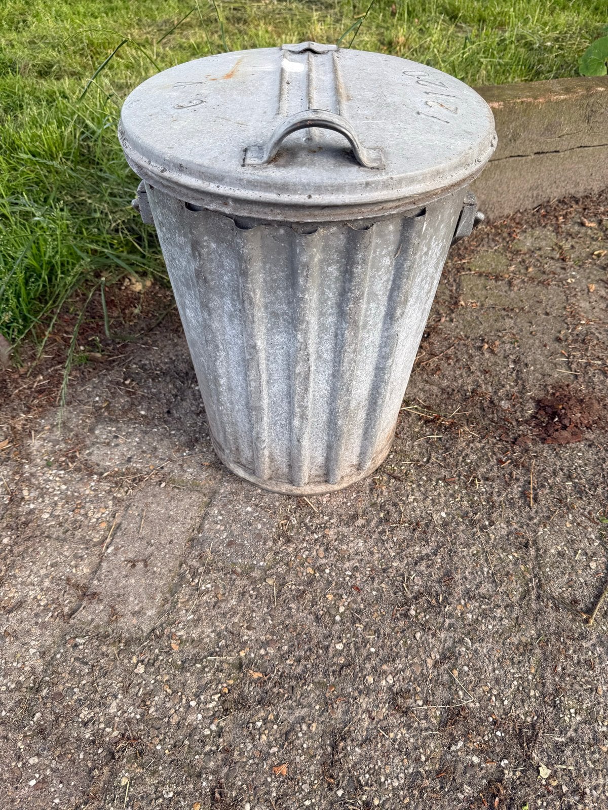 Vintage Zinken Vuilnisbak met Deksel - Decoratief, Ophalen, Vintage, Gebruikt, Metaal