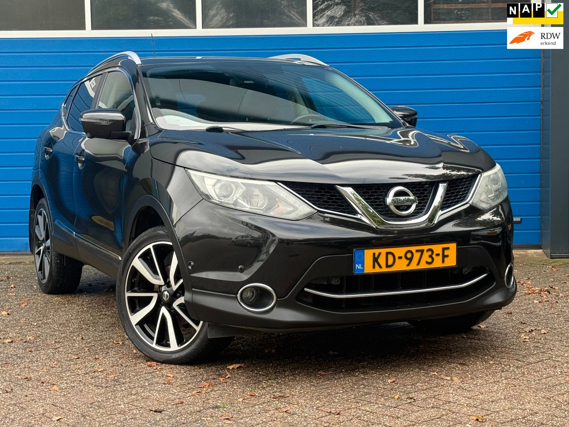 Nissan Qashqai 1.6 dCi Tekna|Navi|Pano.Dak, Auto's, Stof, 4 cilinders, Zwart, Origineel Nederlands