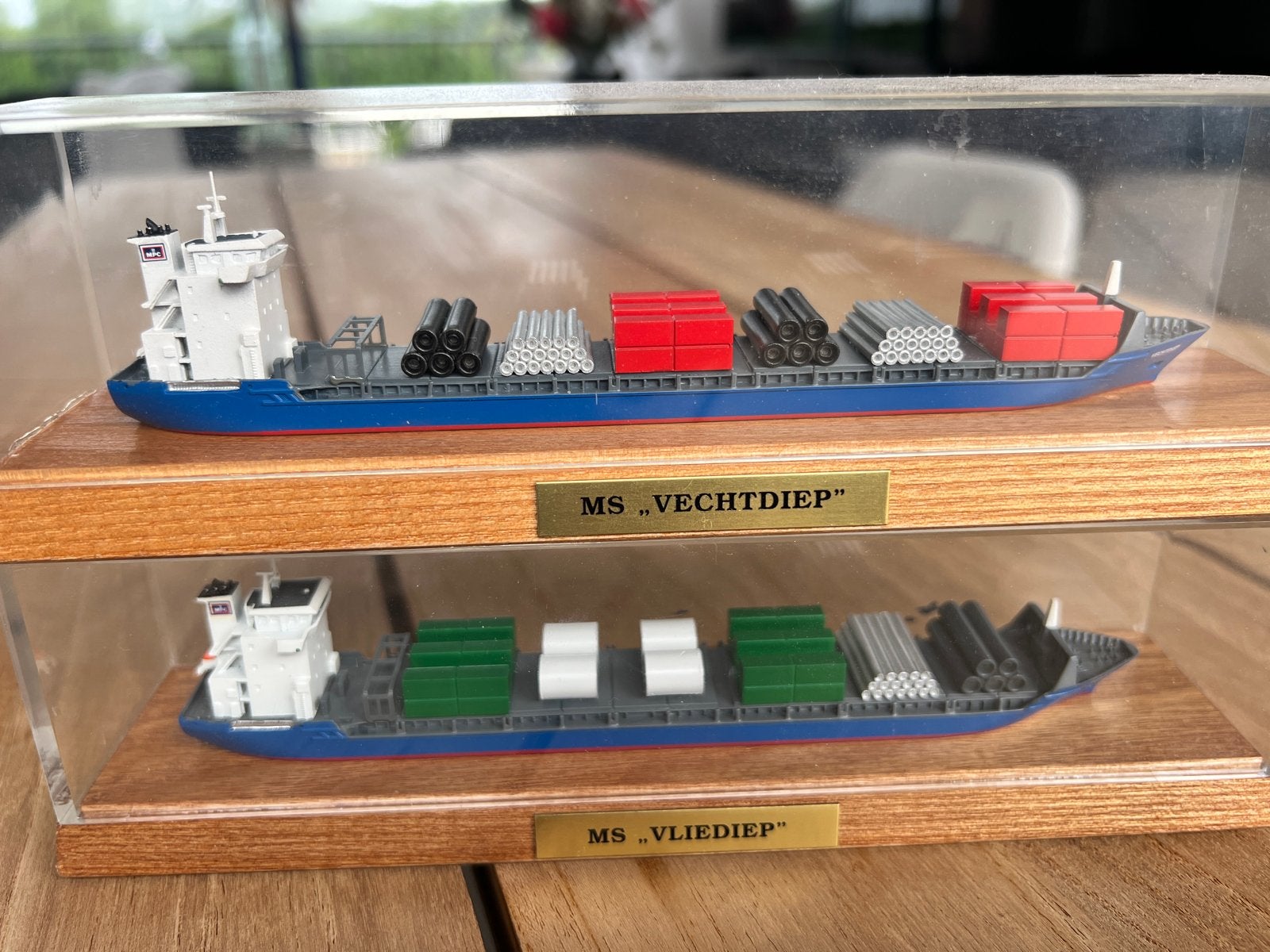 Set van 2 scheepsmodellen MS Vechtdiep en MS Vliediep, Hobby en Vrije tijd, Modelbouw | Boten en Schepen, Ophalen, Zo goed als nieuw