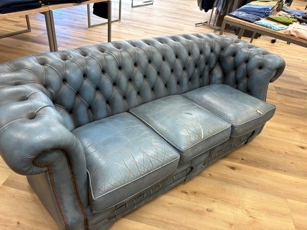 Chesterfield 3 zits bank “French Blue”, Huis en Inrichting, Gebruikt, Driepersoons, Ophalen of Verzenden, Rechte bank