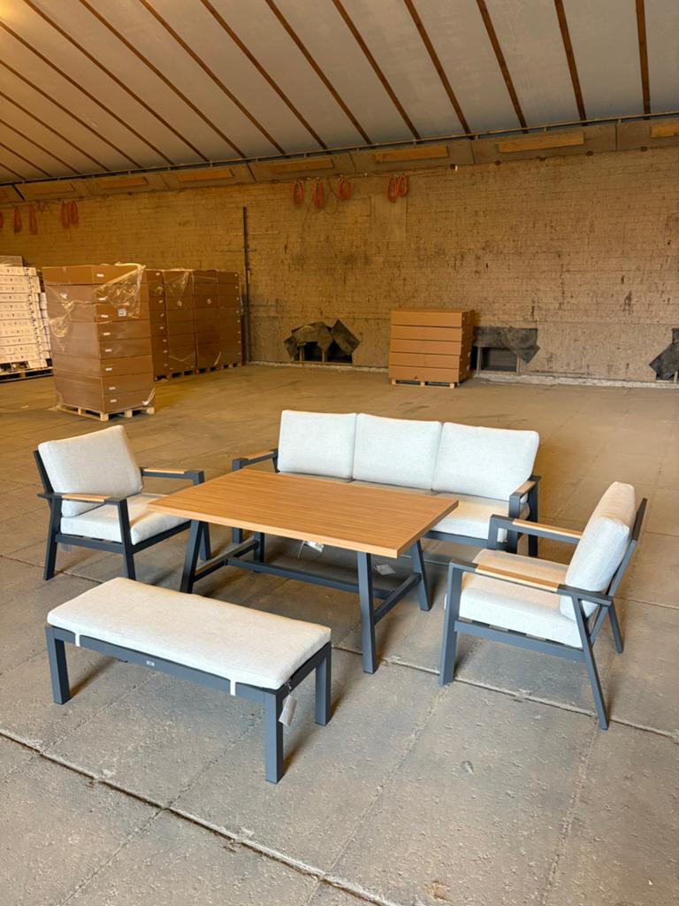 Mooie aluminium showroom set!, Ophalen of Verzenden, Zo goed als nieuw