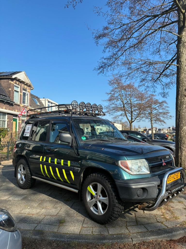 Mitsubishi Pajero 2.0 GDI 5DRS 2002 Groen 225000 km, Auto's, Mitsubishi, Stof, 4 cilinders, 129 pk, Handgeschakeld