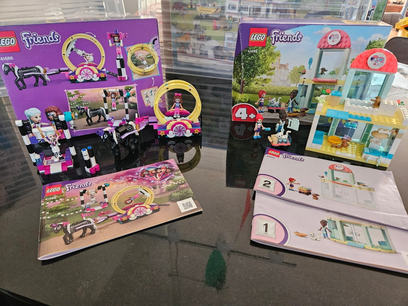 2 sets Lego Friends: Paardenshow en Dierenkliniek, Ophalen of Verzenden, Gebruikt, Lego