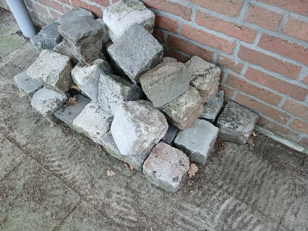 Kasseitjes/ kinderkopjes, Ophalen, Gebruikt, Graniet, Kei