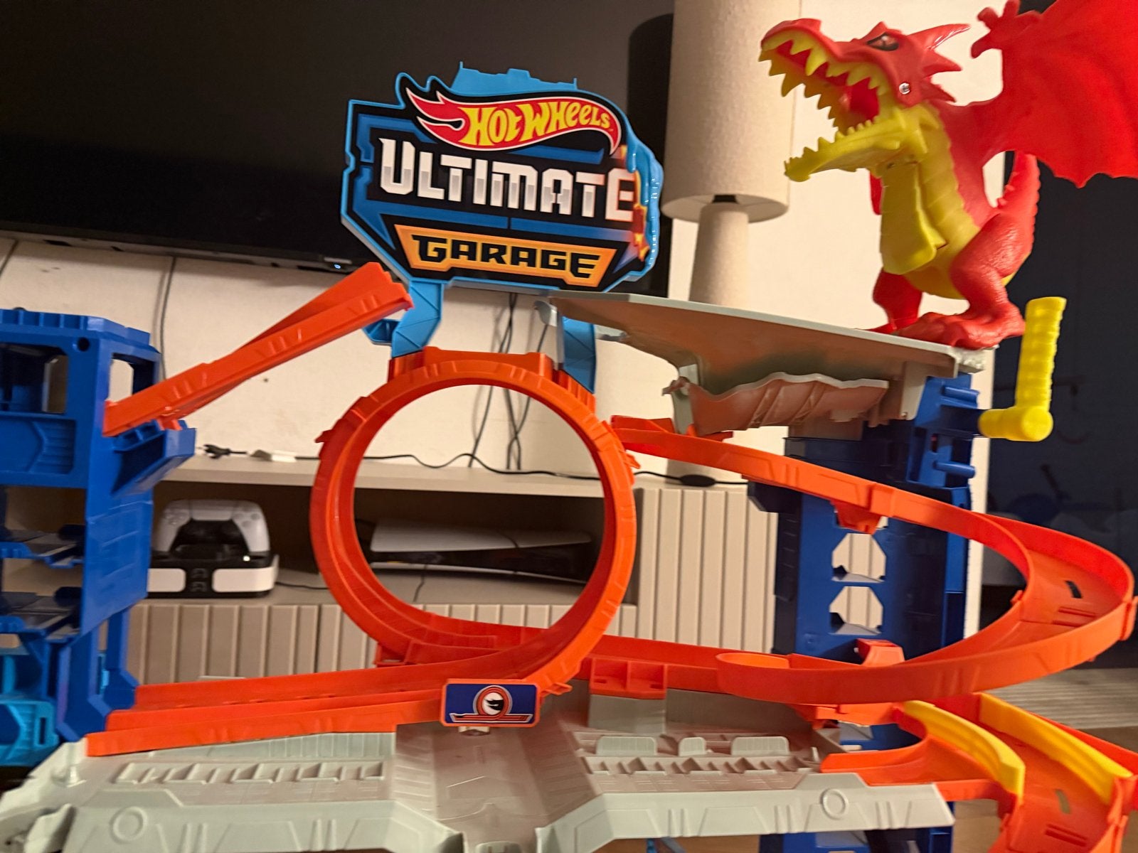 Hot Wheels Ultimate Garage met 8 auto's en draak, Ophalen, Zo goed als nieuw