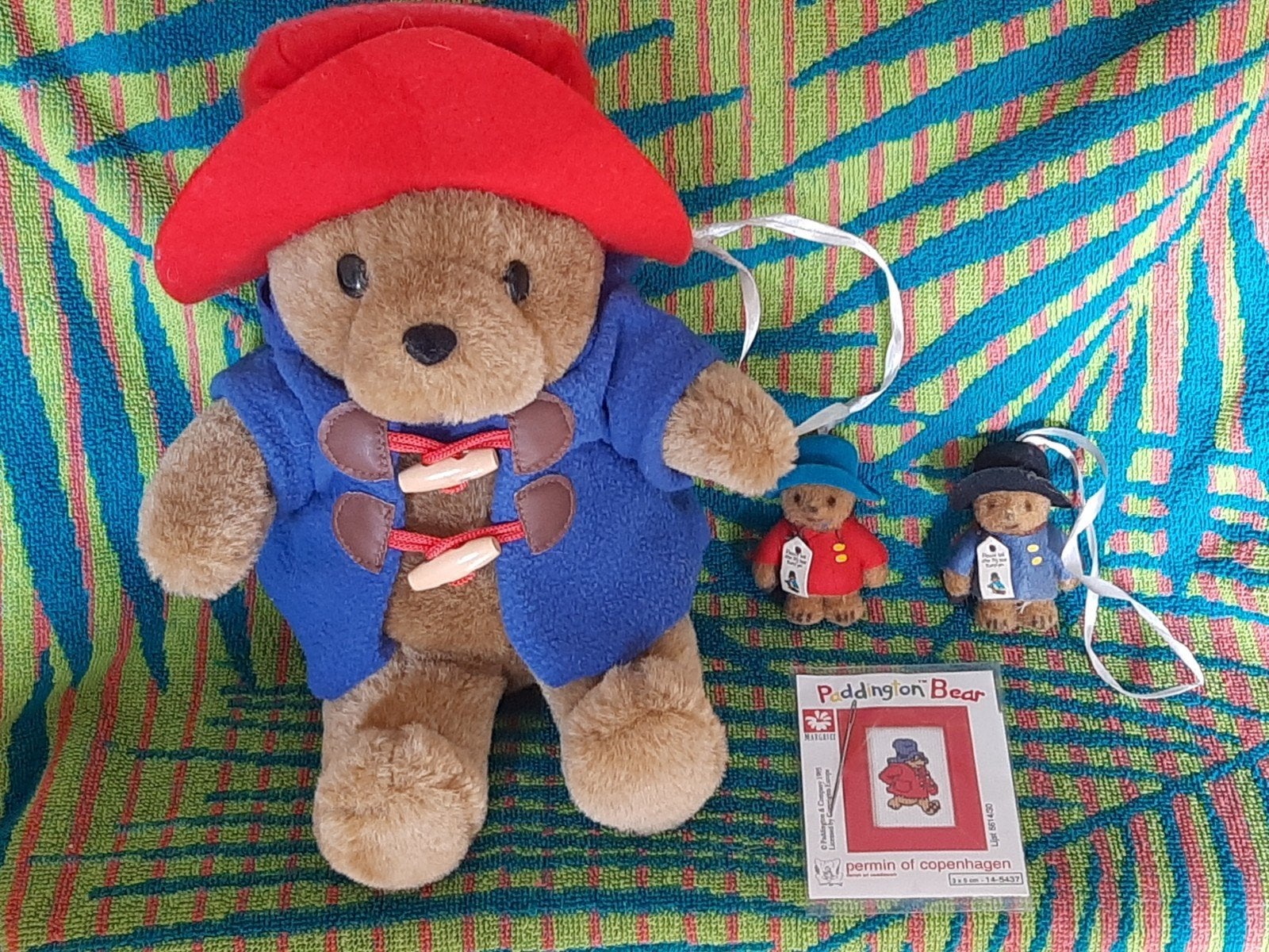 Paddington. 3 beren, kaartjes, mobile en borduurwerkje., Ophalen of Verzenden, Nieuw, Stoffen beer, Overige merken