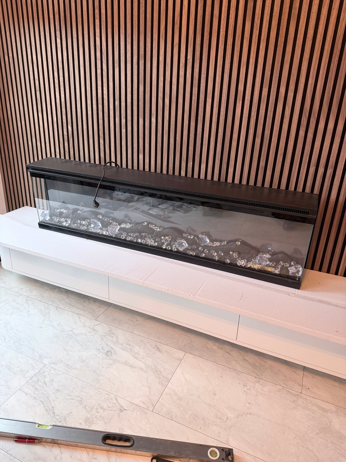 Moderne elektrische haard met sfeerlicht en decoratie, Ophalen of Verzenden, Zo goed als nieuw, Inbouwhaard, Elektrische haard
