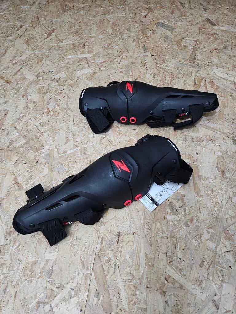 Nieuw! Zandona X-Treme knie- en scheenbeschermers., Ophalen of Verzenden, Nieuw met kaartje