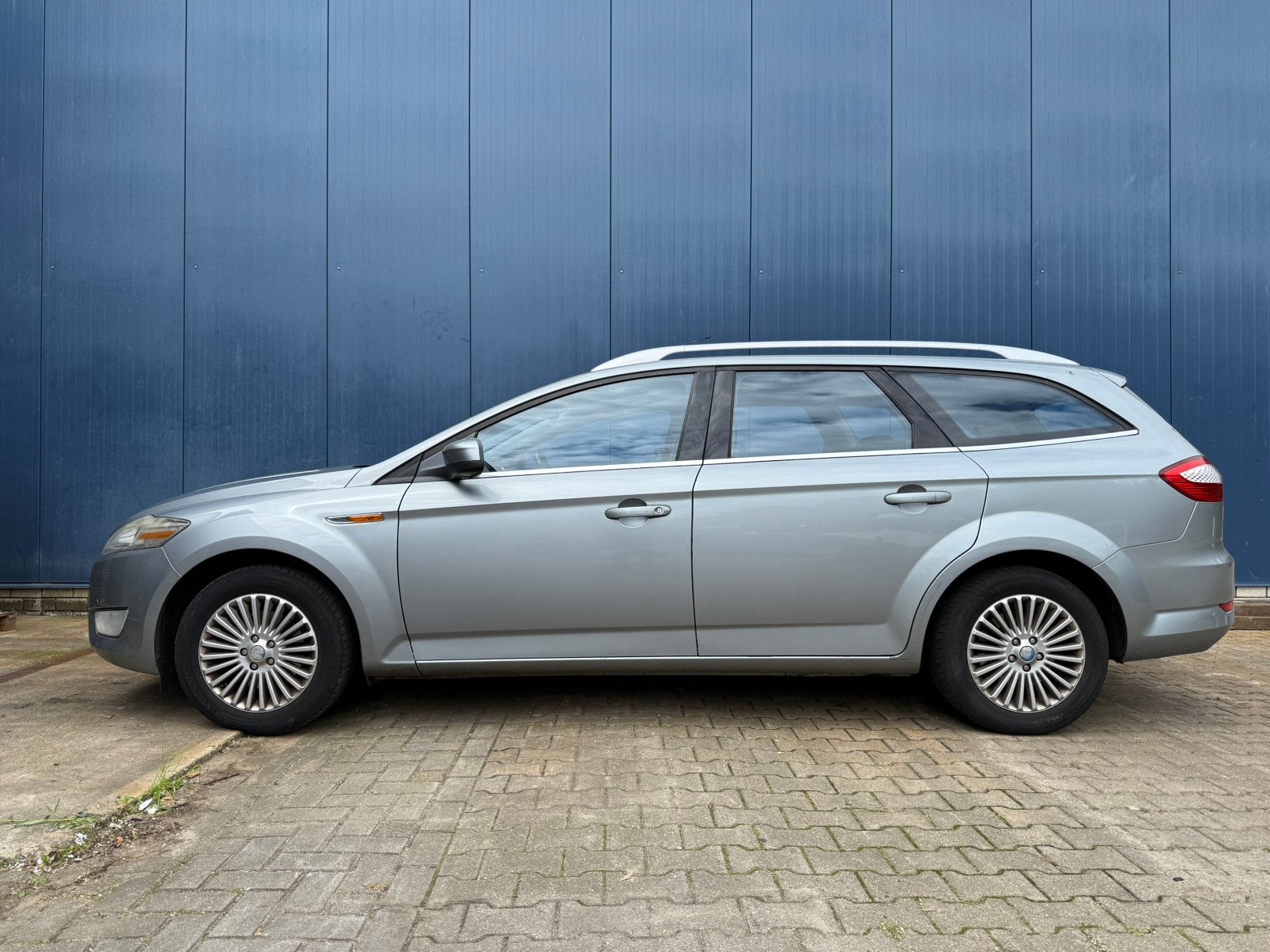Ford Mondeo - 2.0 16V 2009 - Grijs - Trekhaak - Airco - Navi, 145 pk, 4 cilinders, Mondeo, Origineel Nederlands