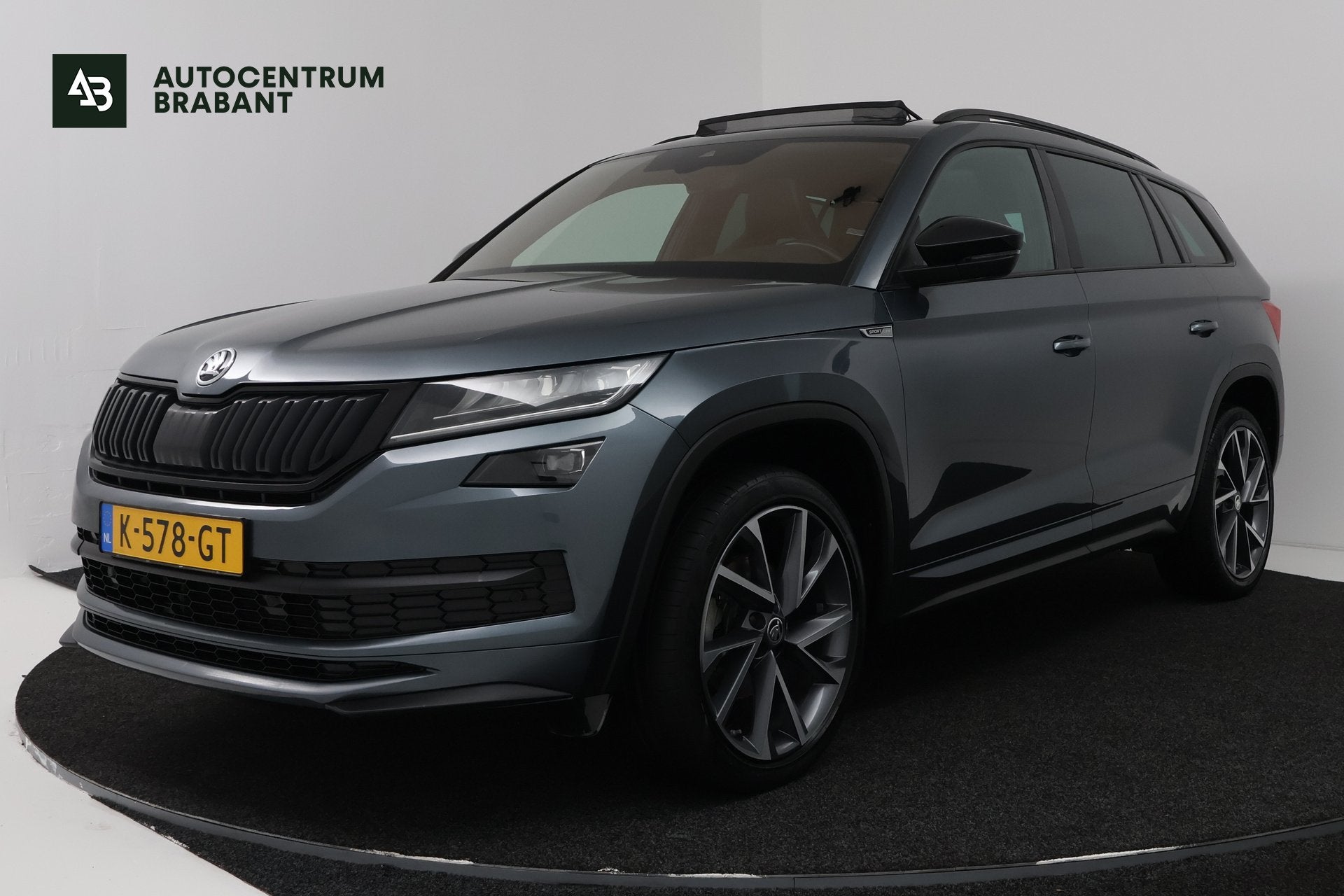 Skoda Kodiaq 1.5 TSI Sportline Business (PANORAMADAK, DIGITA, 4 cilinders, 150 pk, 1481 kg, Origineel Nederlands