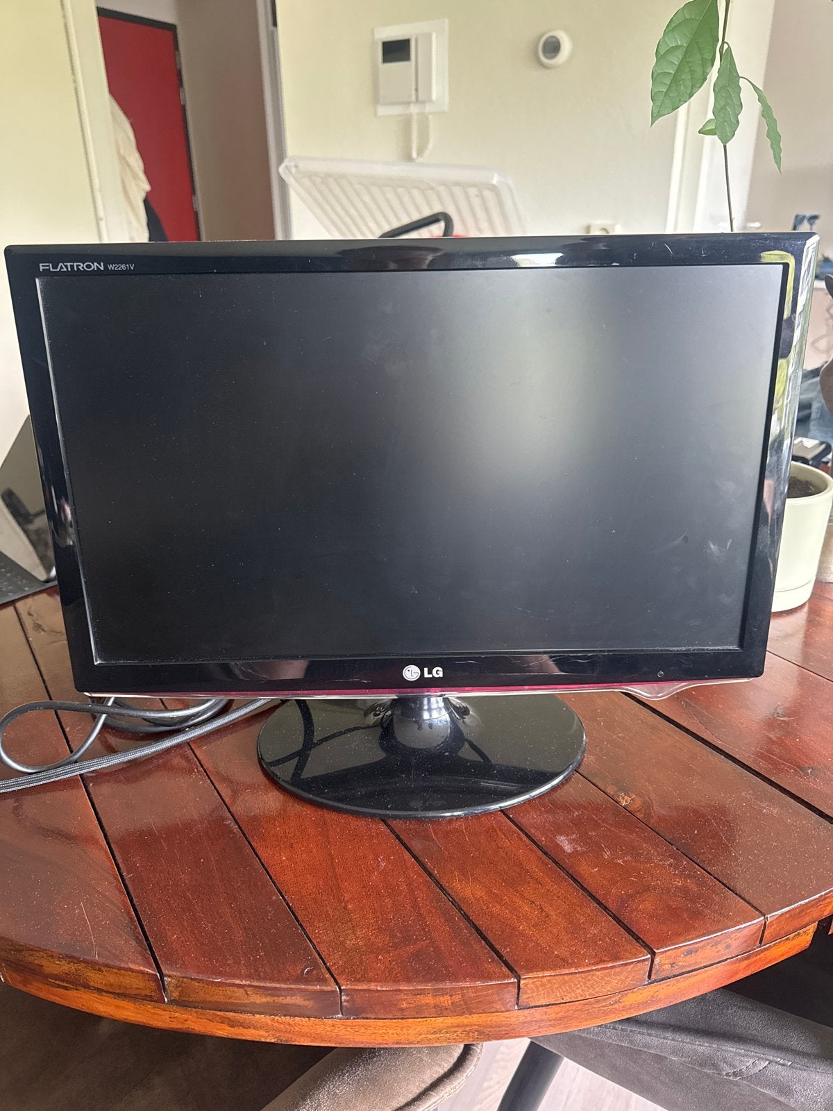LG Flatron W2261V-PF Monitor - 21.5 inch Full HD, Computers en Software, Gebruikt, Kantelbaar, Full HD, Ophalen of Verzenden