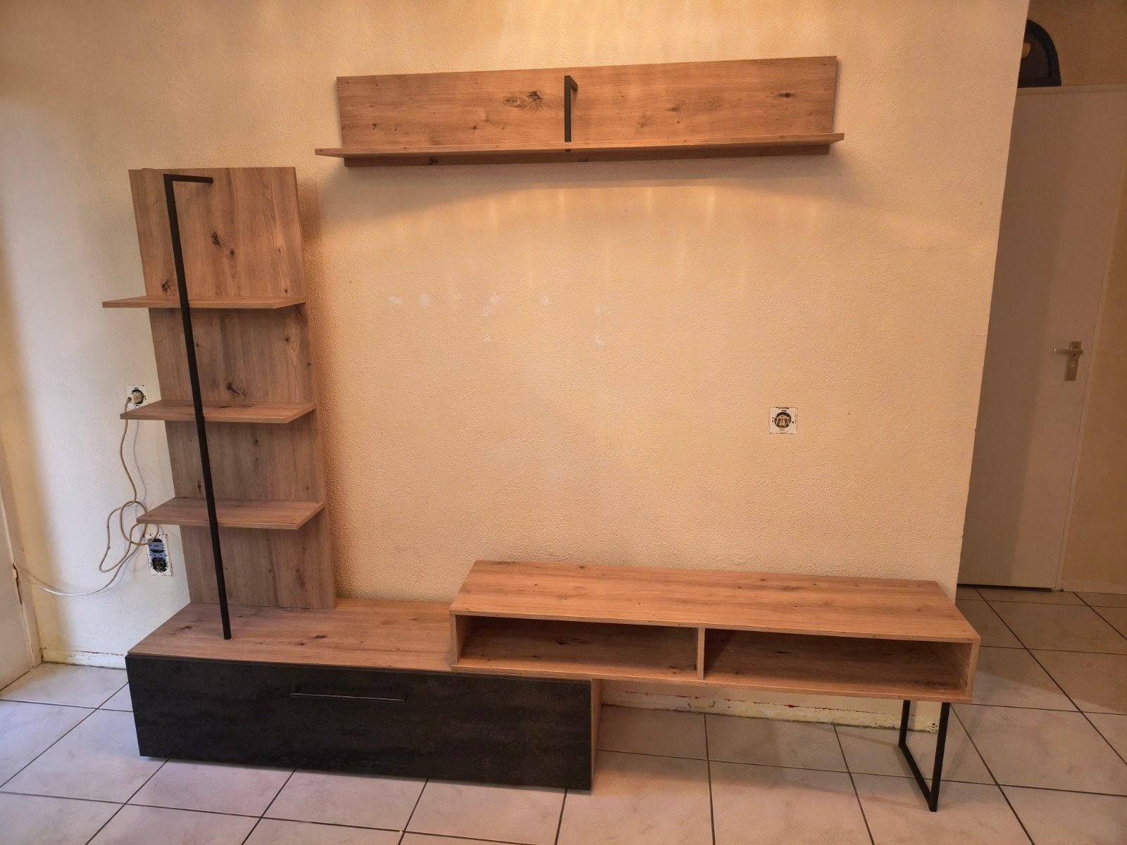 Complete set: TV meubel, salontafel, kapstok en meer, Ophalen, Gebruikt