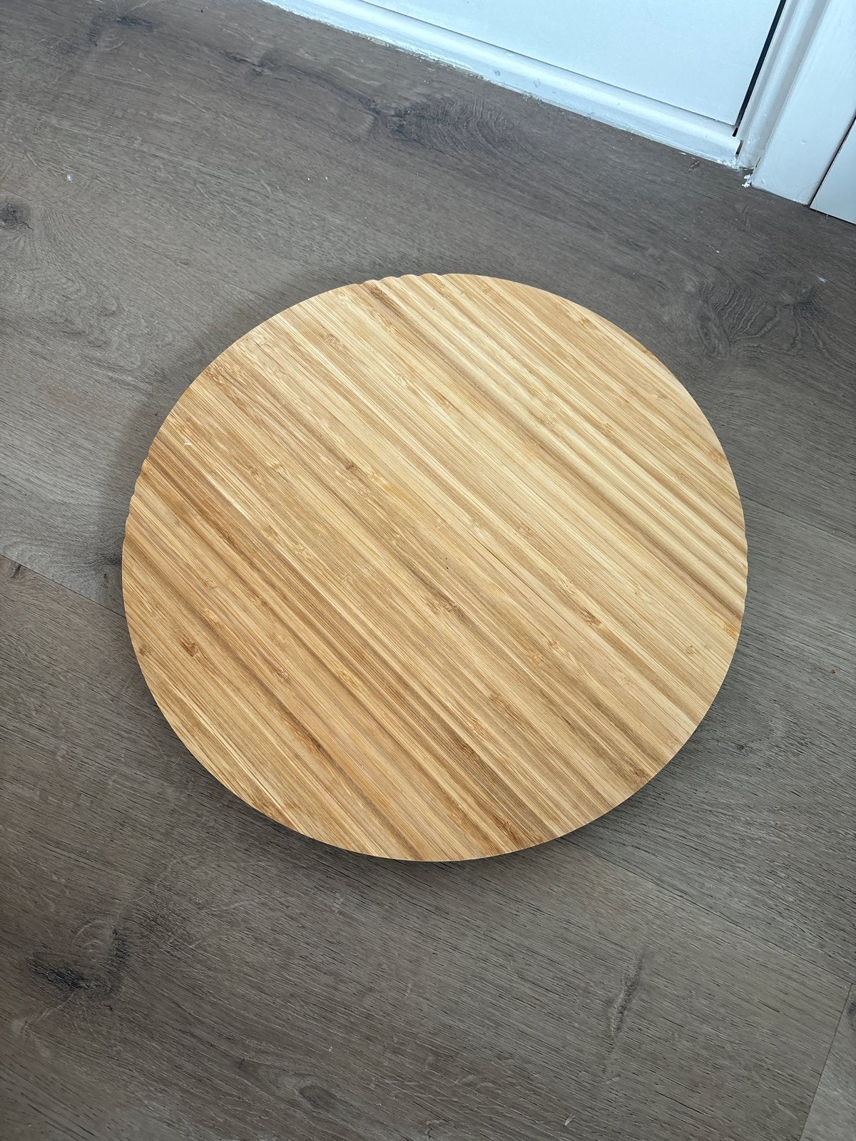 Ronde serveerplank van bamboe, Huis en Inrichting, Keuken | Keukenbenodigdheden, Gebruikt, Hout, Snij-/serveerplank, Ophalen of Verzenden