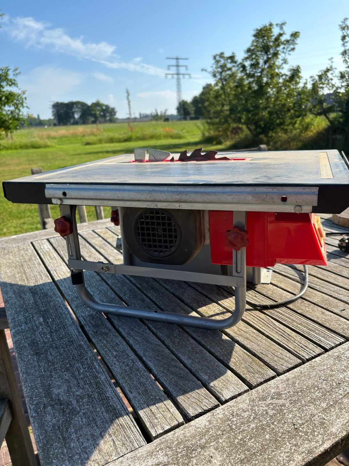 Compacte tafelcirkelzaag - Ideaal voor kleine klussen, Ophalen, Gebruikt, Cirkelzaag, 600 tot 1200 watt