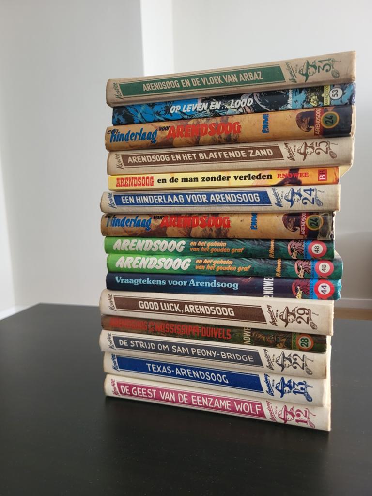 Arendsoog boeken - Diverse titels (15 stuks), Ophalen, Gelezen