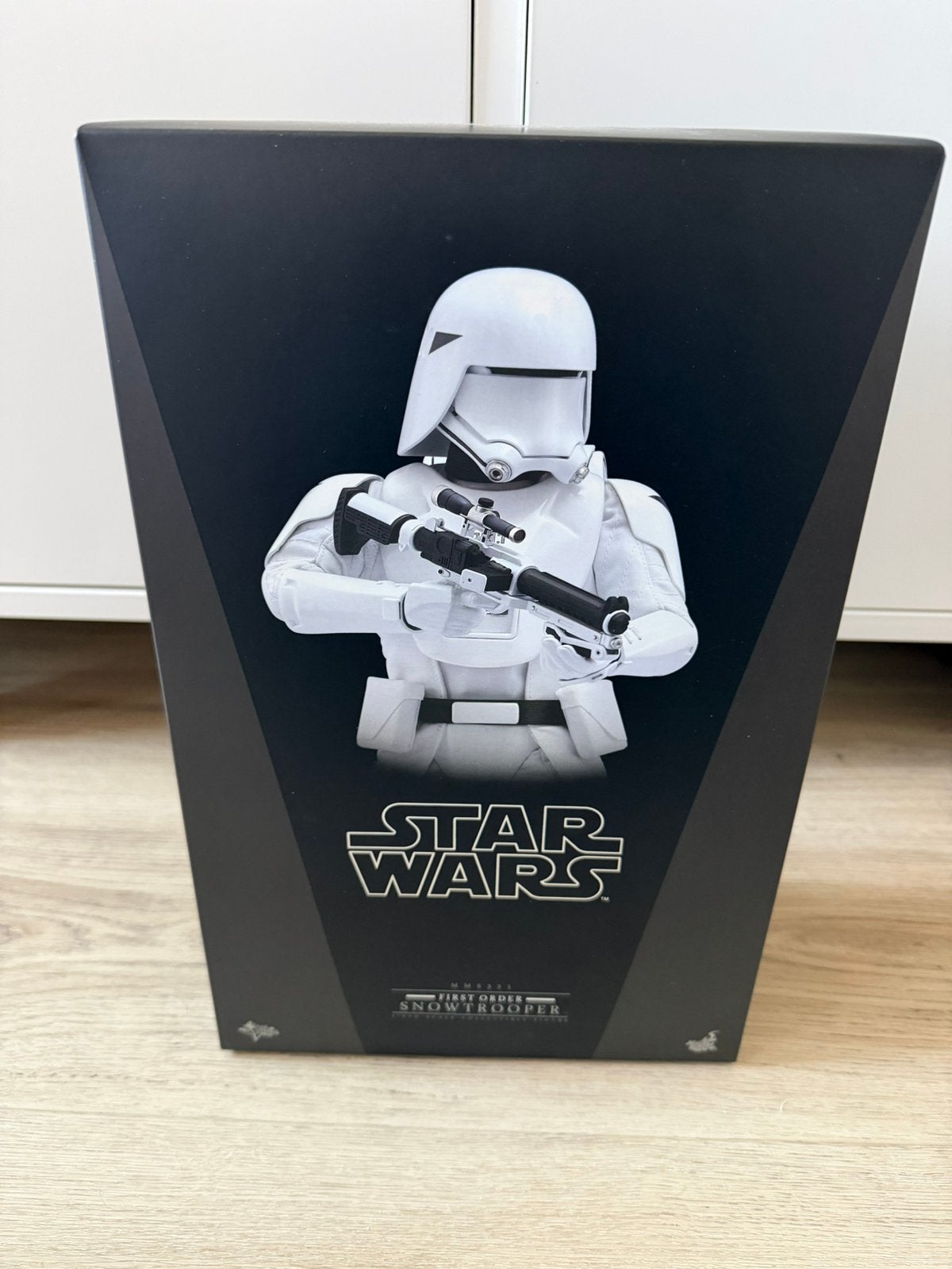 Star wars Hot Toys first order snowtrooper MMS-321, Verzamelen, Ophalen of Verzenden, Zo goed als nieuw, Actiefiguurtje