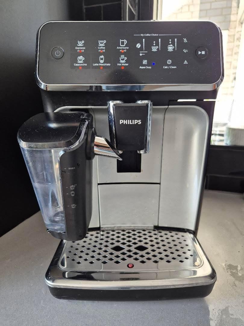 Philips 3200 LatteGo Volautomatische Espressomachine, Witgoed en Apparatuur, Ophalen, Gebruikt, Espresso apparaat, 10 kopjes of meer