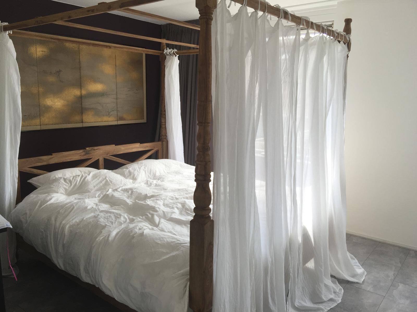 Home24 Hemelbed Bombay massief hout incl. gordijnen, Ophalen