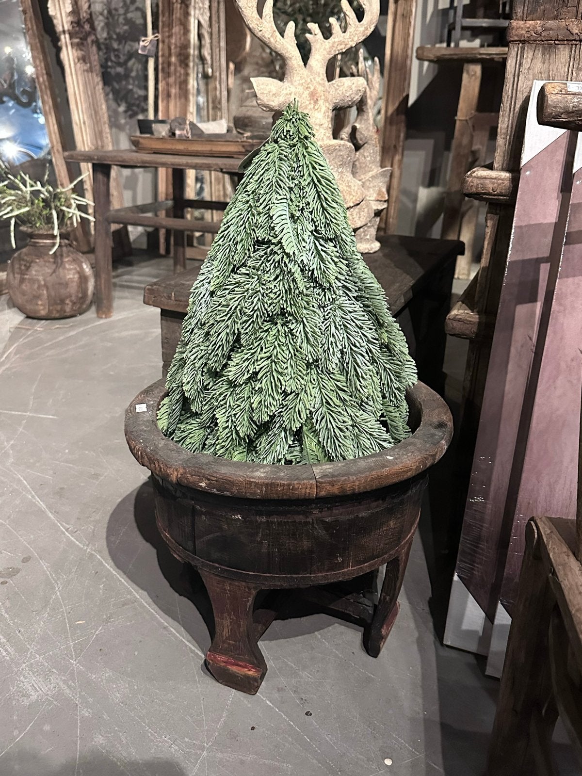 Nobilis kunstboompje 40 cm met oude houten olijfbak, Ophalen of Verzenden