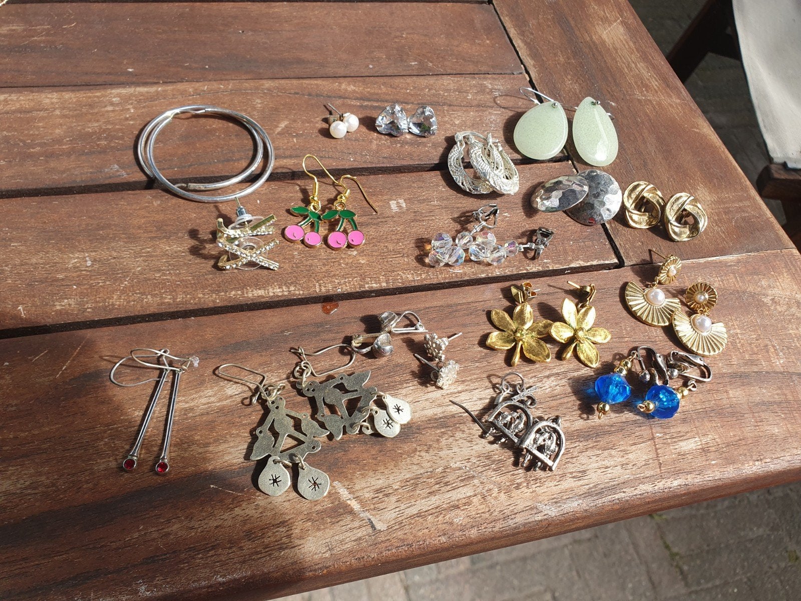 Lot oorbellen/oorclips, Sieraden, Tassen en Uiterlijk, Ophalen of Verzenden, Gebruikt, Overige materialen
