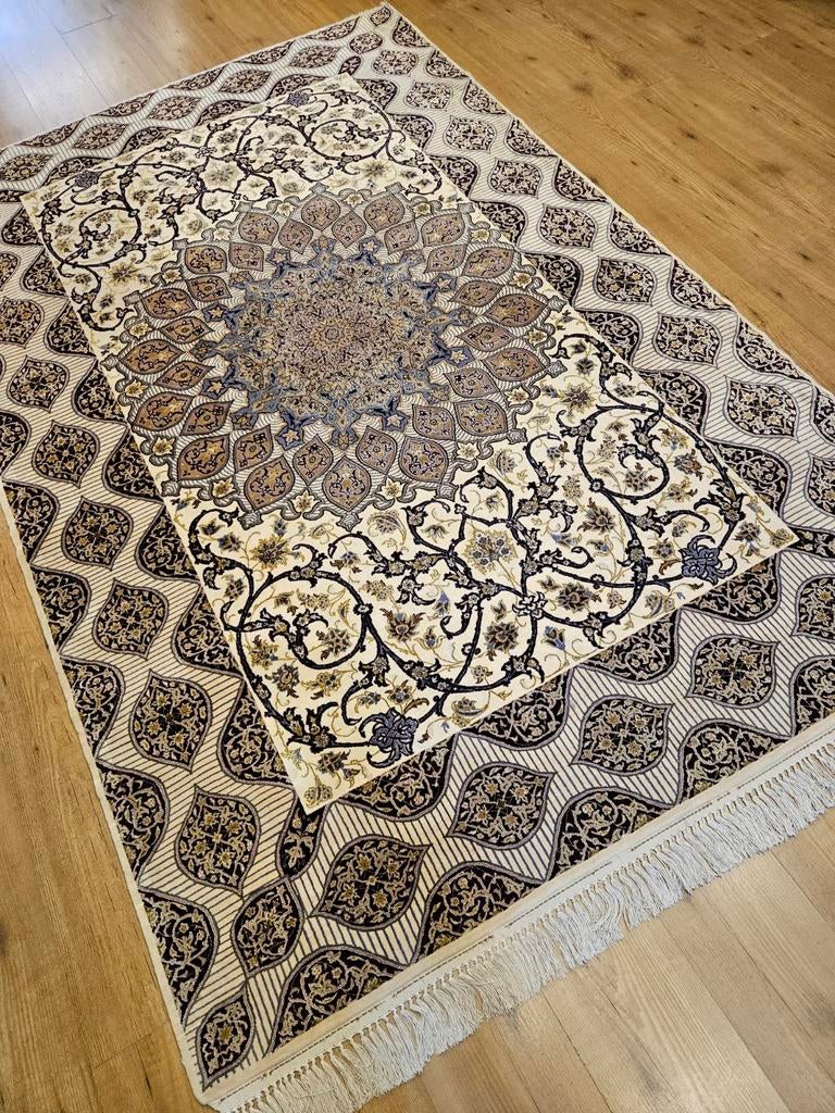 Vintage handgeknoopt perzisch isfahan 241x154, Info@SlatsAntiek.nl, Tweedehands, Perzisch, 150 tot 200 cm