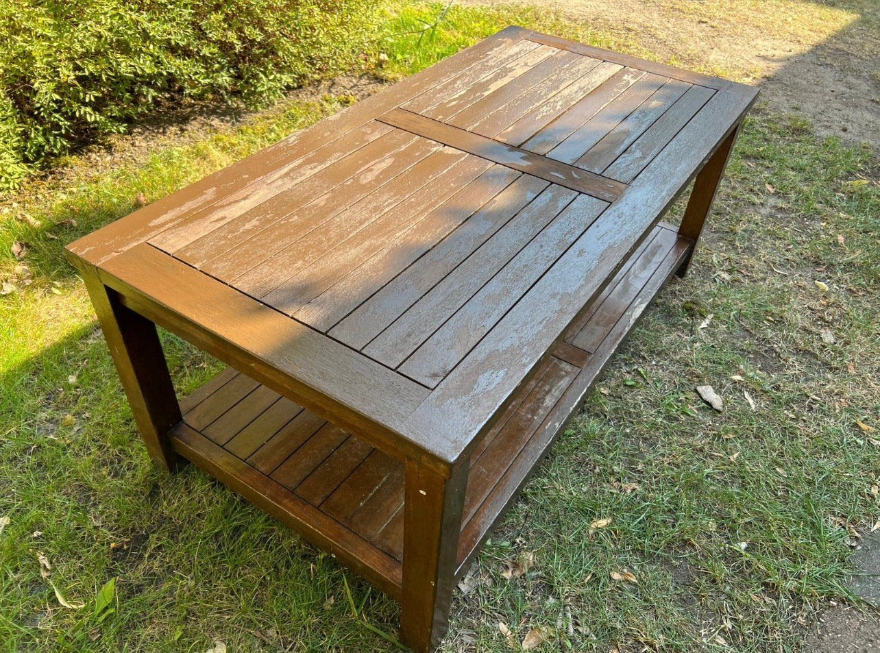 Stevige houten tuintafel, Ophalen, Zo goed als nieuw, Rechthoekig, Hout