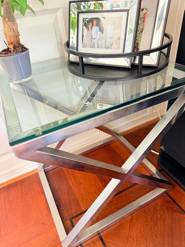bijzettafel Eichholtz glazen blad en metalen onderstel, Minder dan 55 cm, Gebruikt, Vierkant, Glas