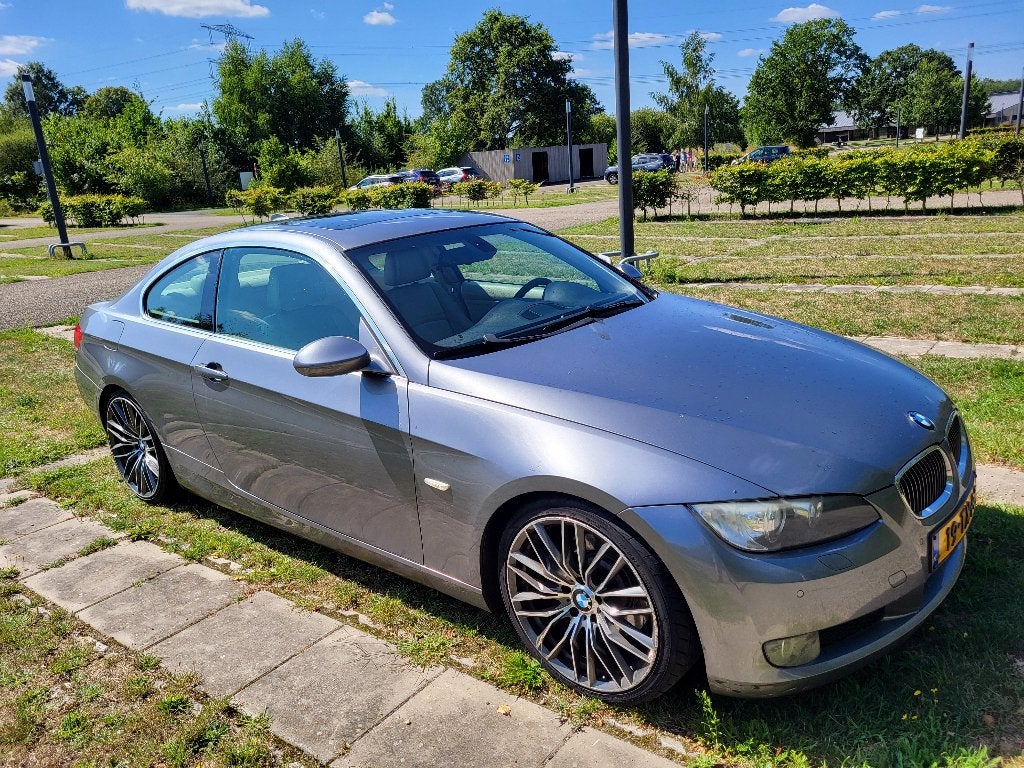 BMW 325i Coupé Aut | 6-cilinder | Leder | Panoramadak, Automaat, 745 kg, Achterwielaandrijving, Beige