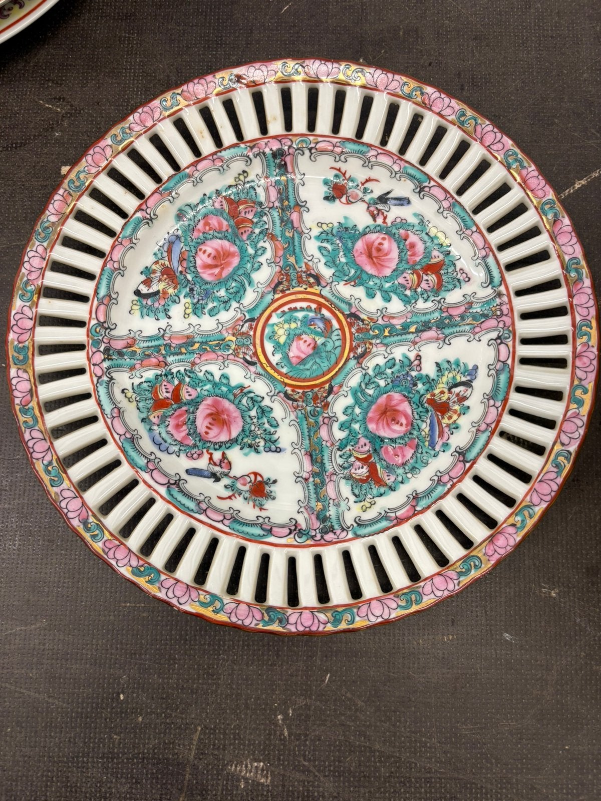 Prachtig Handbeschild Chinees Sierbord met Opengewerkte Rand, Oosters, 3 cm, Meerkleurig, Div