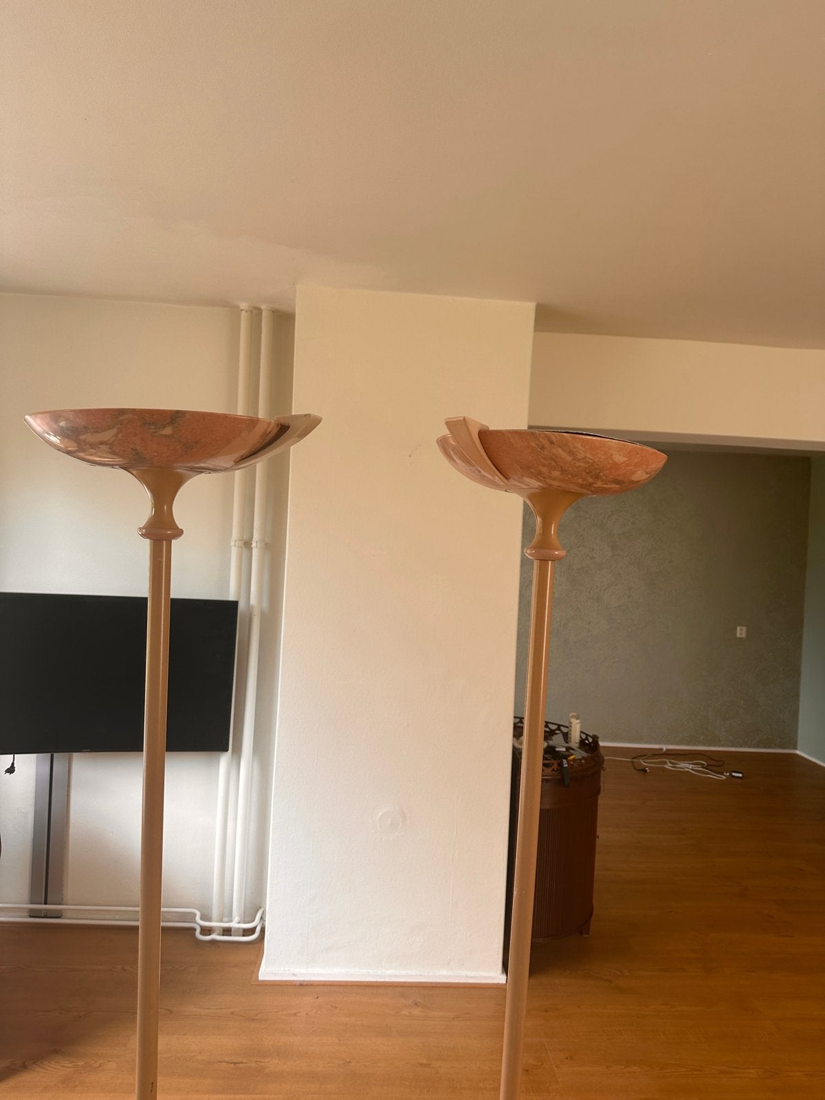 2x vloerlamp met  zalm/roze marmerlook schaal, Huis en Inrichting, Ophalen, Gebruikt, Kunststof, 150 tot 200 cm