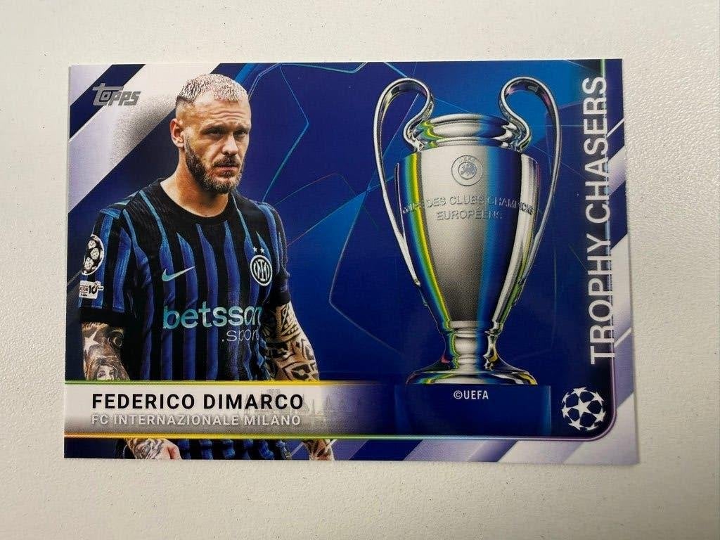 Federico Dimarco Trophy Chasers Club Competitions 2025-26, Ophalen of Verzenden, Nieuw, Buitenlandse clubs, Poster, Plaatje of Sticker