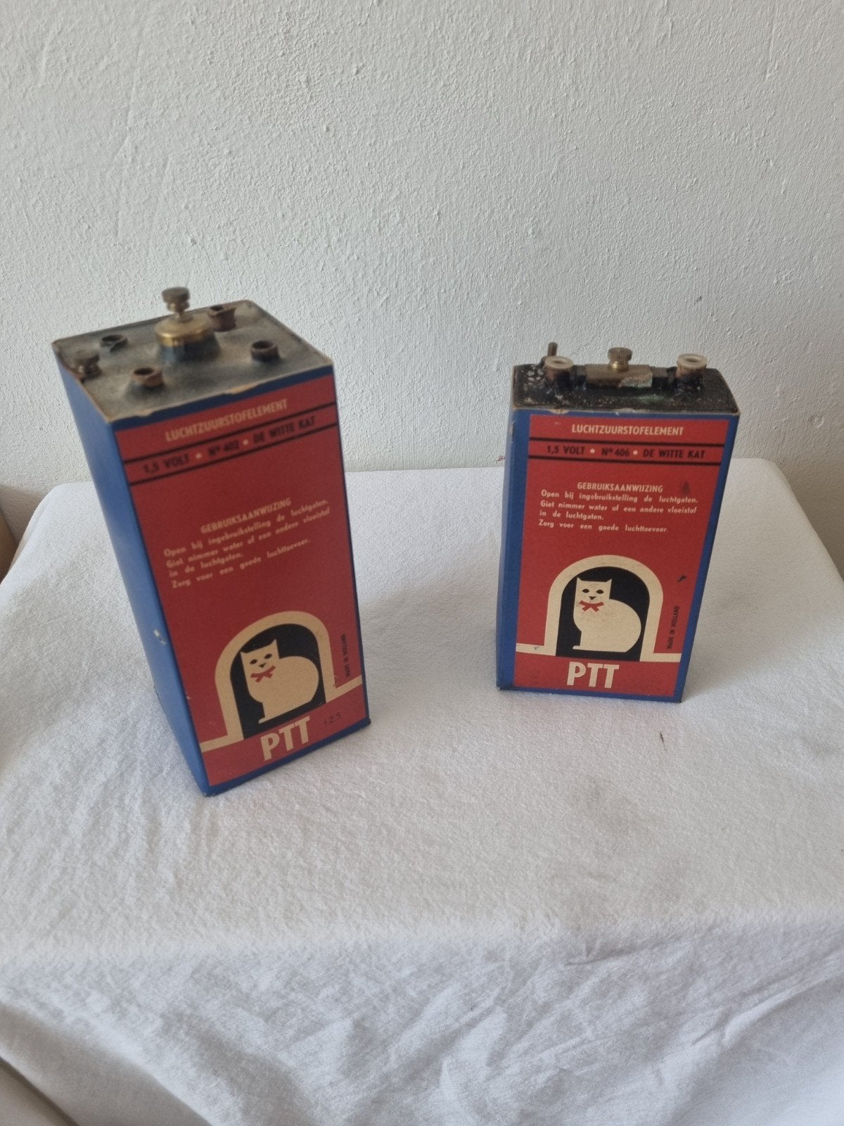 Vintage PTT Luchtzurstofelement 'De Witte Kat' (2 stuks), Ophalen of Verzenden, Gebruikt