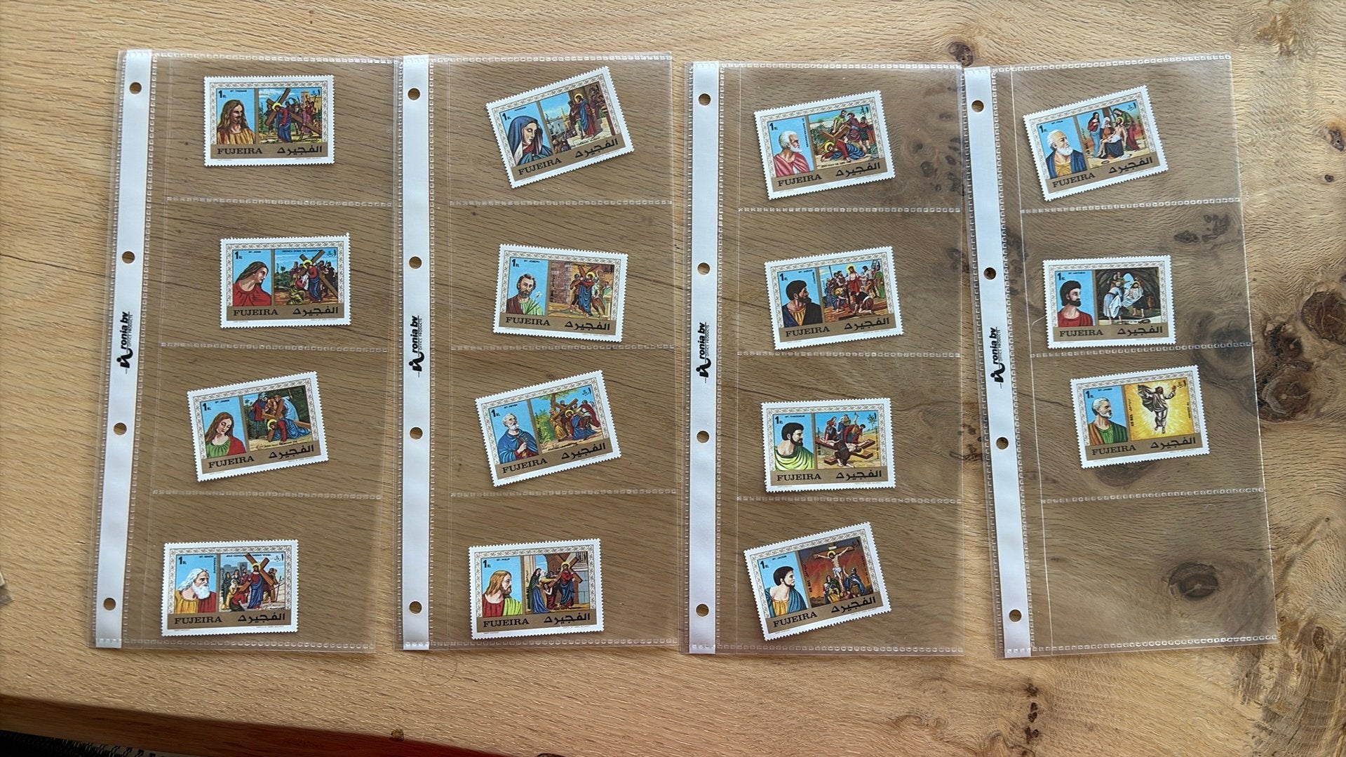 De kruisweg in postzegels. 14 kruiswegstaties verbeeld., Antiek en Kunst, Ophalen of Verzenden
