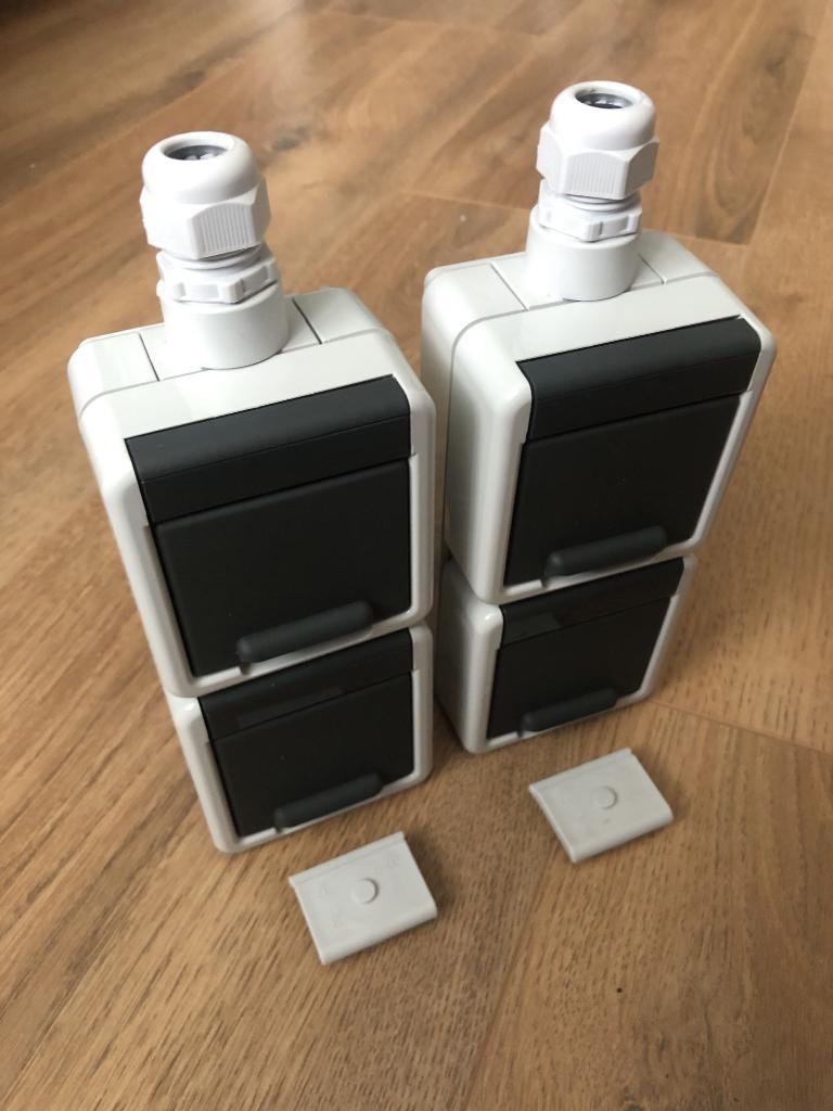 2x Gira opbouw wandcontactdoos dubbel + M20-wartel (nieuw), Ophalen of Verzenden, Nieuw, Stopcontact
