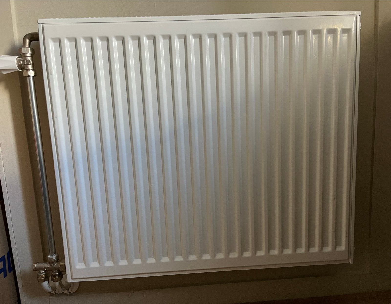Paneelradiator 600x900mm, incl. aansluitingen en beugels, Ophalen, 500 tot 800 watt, Radiator, Zo goed als nieuw