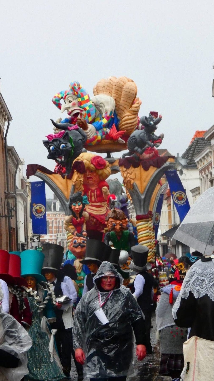 Grote Carnavalswagen sterk in prijs verlaagd - Uniek en Fees, Ophalen, Gebruikt, Feestartikel, Carnaval