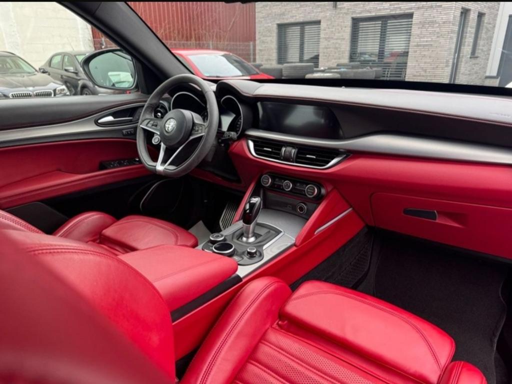 Stelvio veloce bekleding, Auto-onderdelen, Interieur en Bekleding, Ophalen