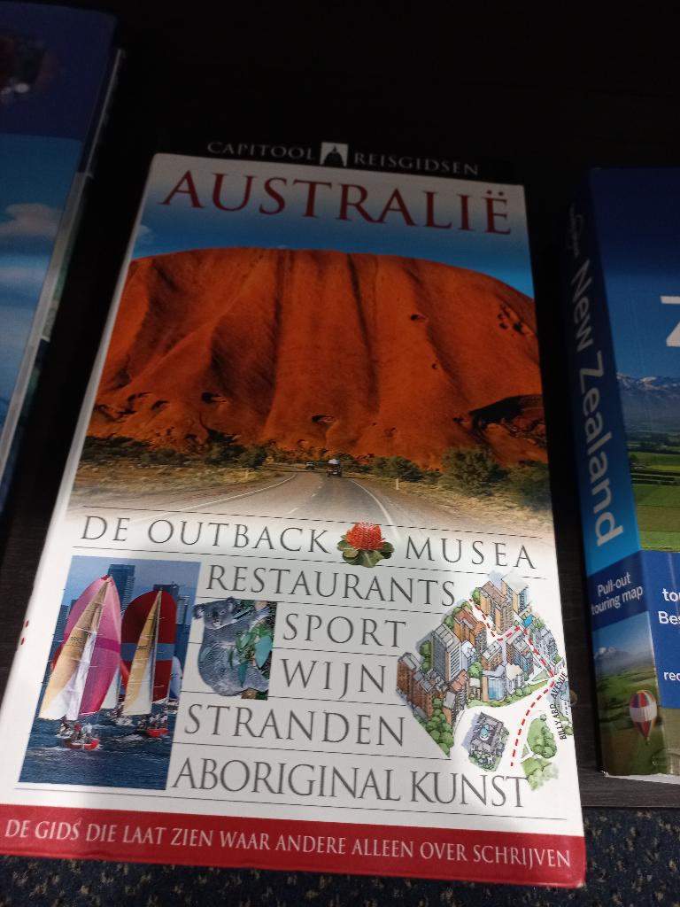 Capitool reisgids Australië uit 2007 - zgan, Capitool, Zo goed als nieuw, Reisgids of -boek, Capitool