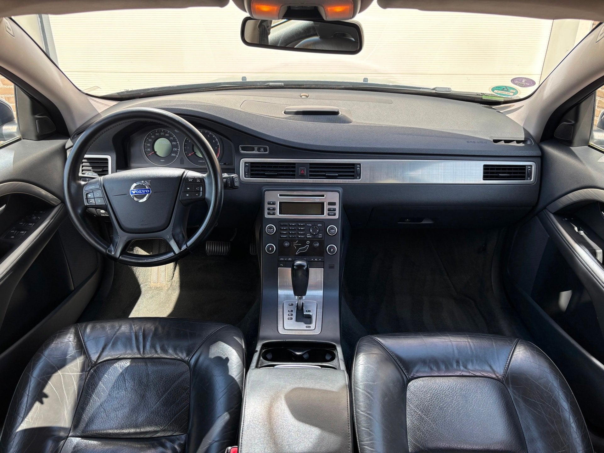 Volvo V70 2.0T Kinetic|203PK|Automaat|Cruise|BT|Leder|, Auto's, Euro 5, Zwart, 4 cilinders, Blauw