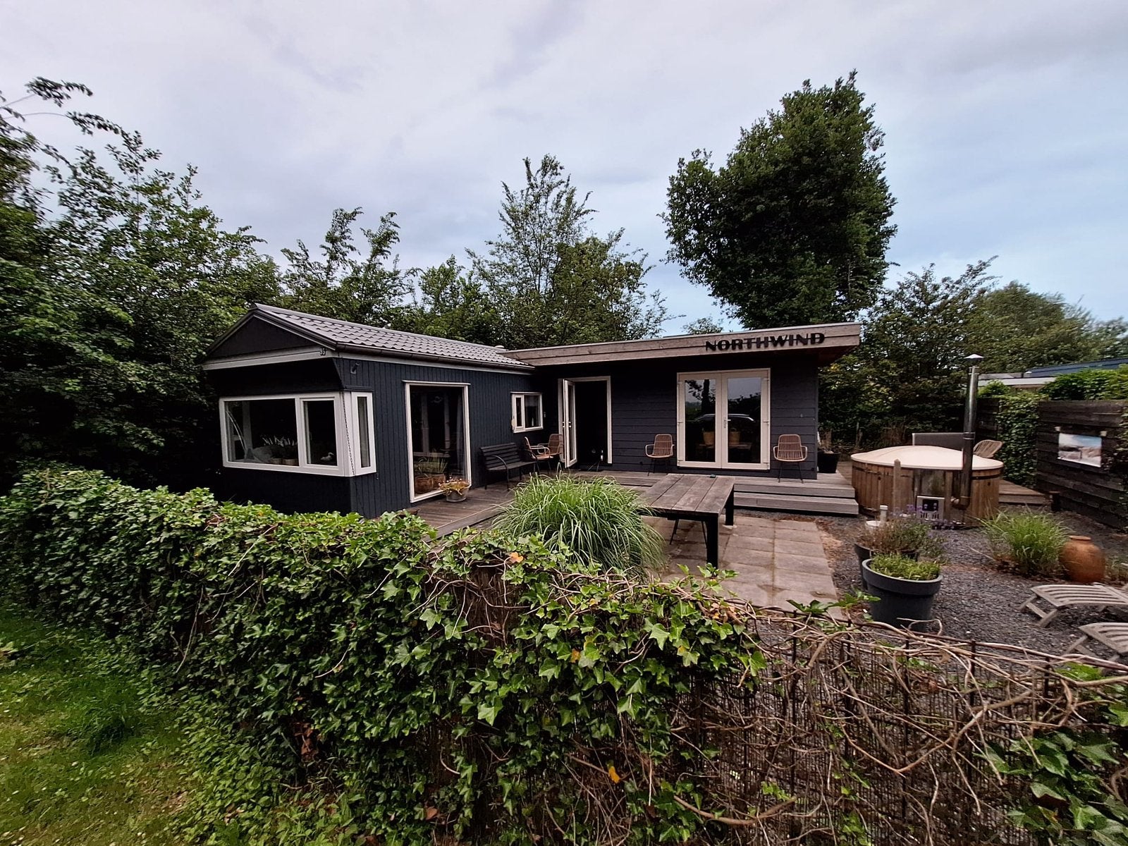 Prachtige ruime chalet/stacaravan aan friese wateren, Tot en met 4